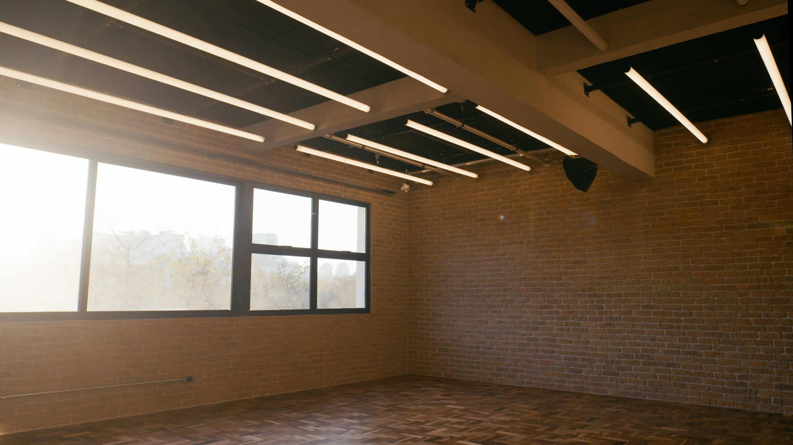 Cozinha e Loft preparados para uma produção no Espaço Híbrido.